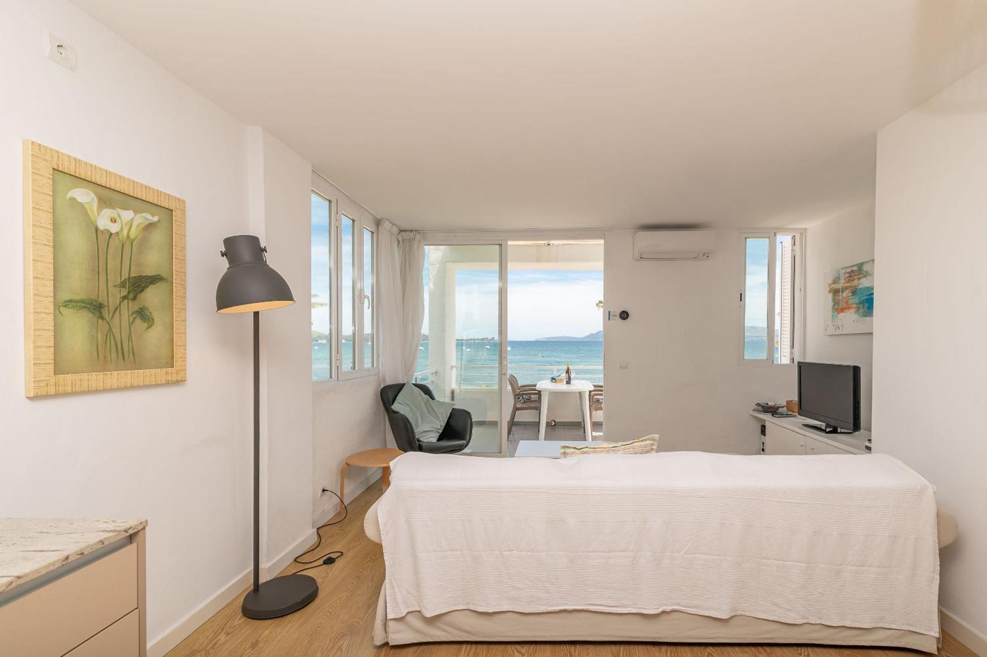 Beachfront Apartment Sivella By Sealand Villas Port de Pollença Eksteriør billede
